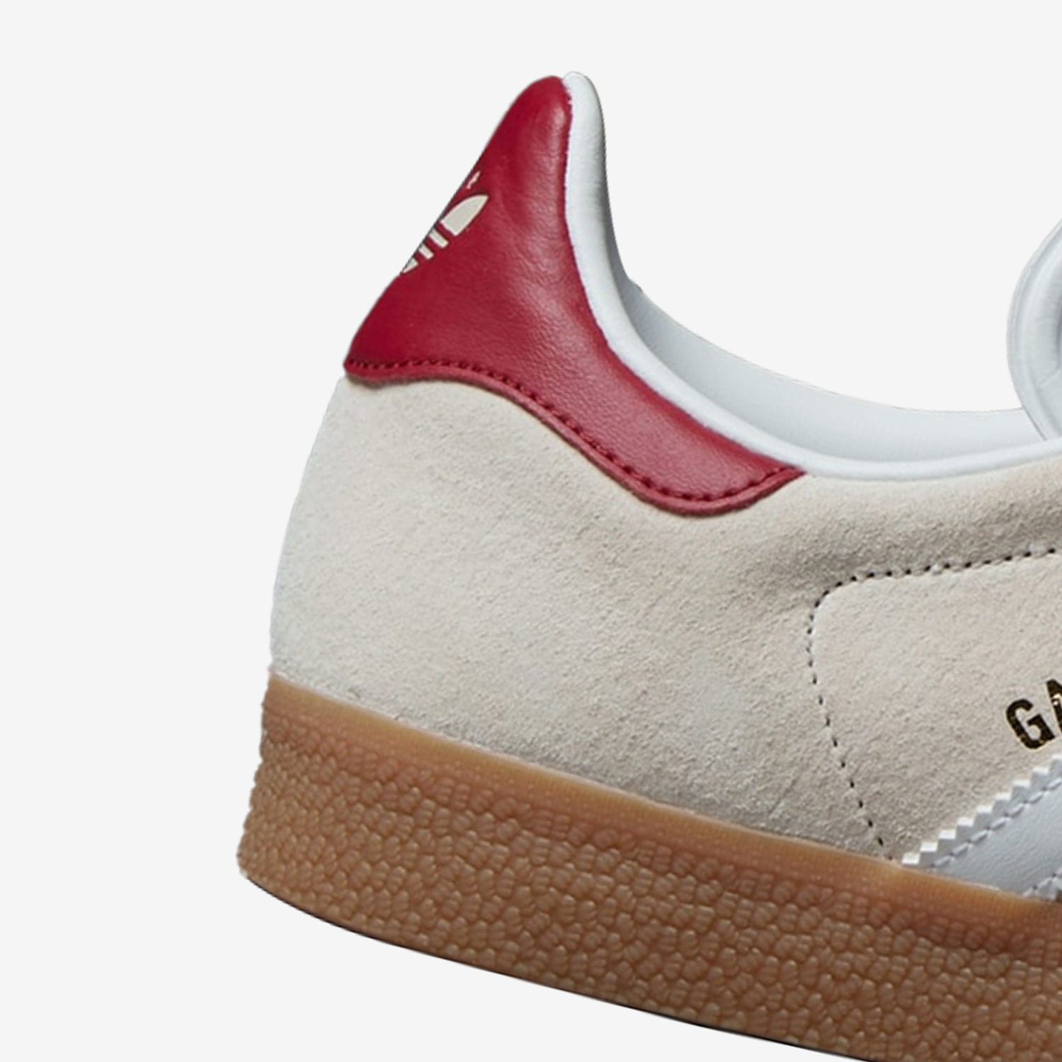 حذاء رياضي كلاسيكي للجنسين من  - مراجعة Adidas Shoes Gazelle وسعره