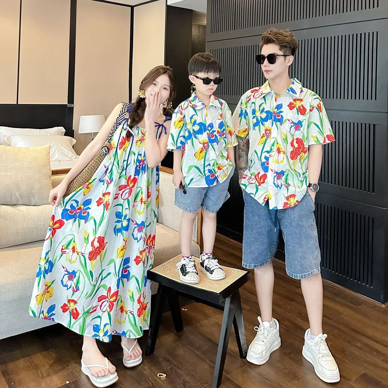 ملابس العطلة الكورية للأم والب - مراجعة Resort Shirt Floral وسعره